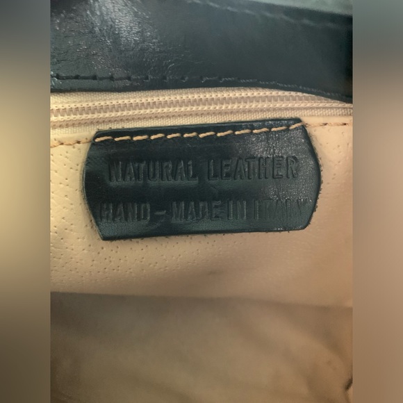 Black leather purse handmade in Italy that has Gucci style that everybody loves. - Picture 6 of 9